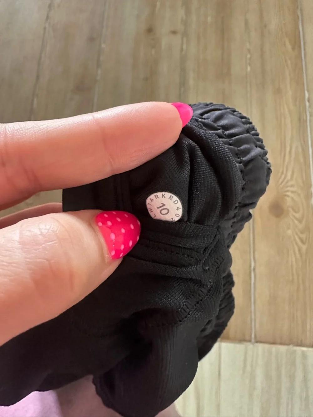 lululemon hotty hot shorts - Picture 3 of 3
